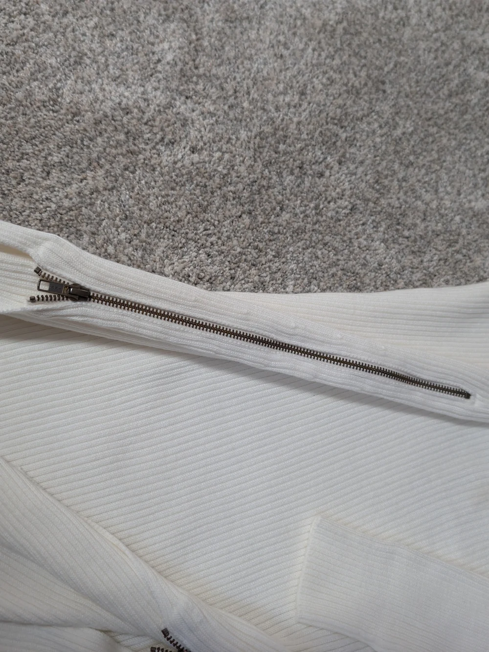 Quince Ivory Cotton Ribbed Maternity Vneck Sweater XS side Zippers
